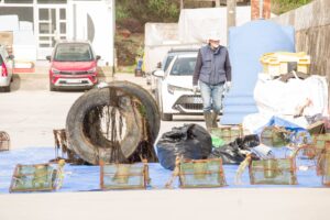 Limpeza dos fondos do Porto de Camelle